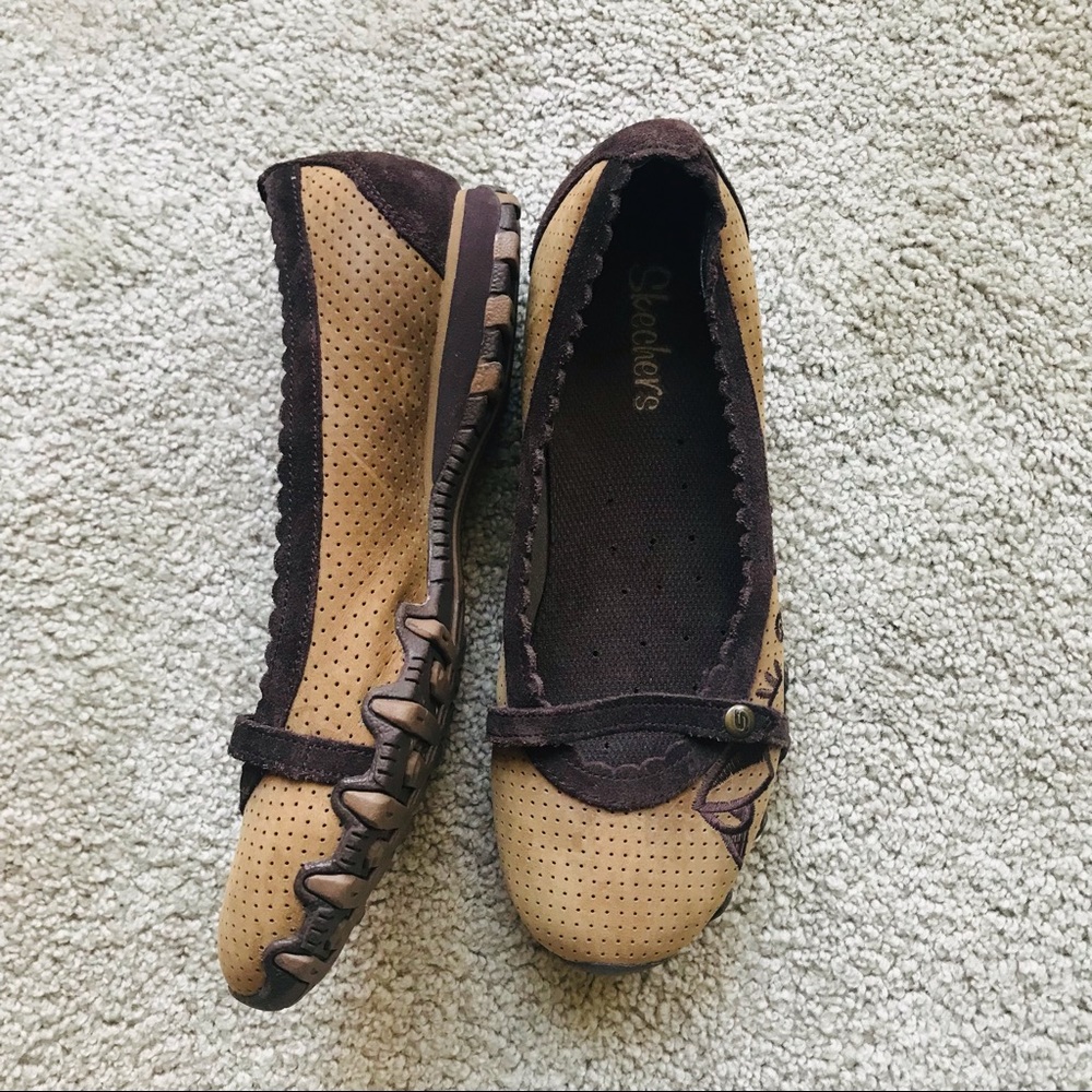 Skechers Brown and Tan Flats Size 7.5